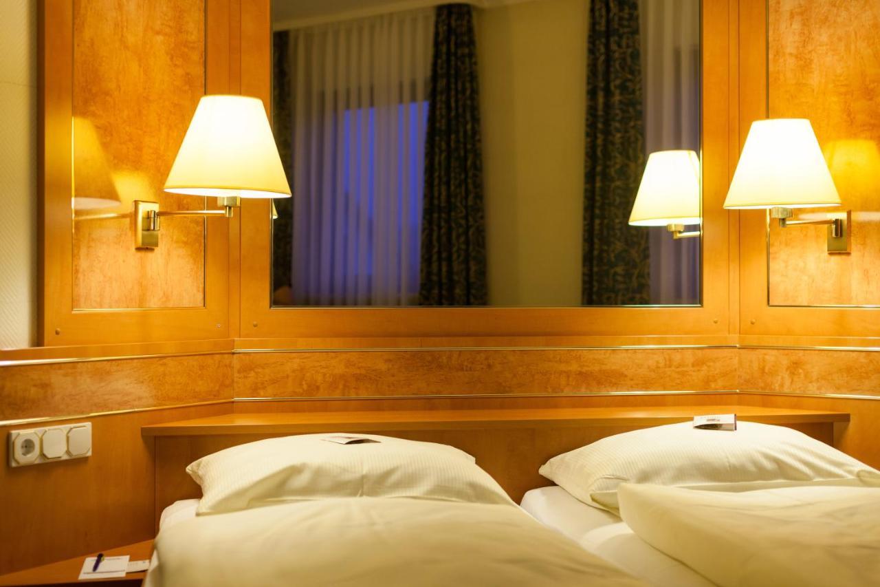 Hotel-Restaurant Zur Krone Löhnberg Pokoj fotografie