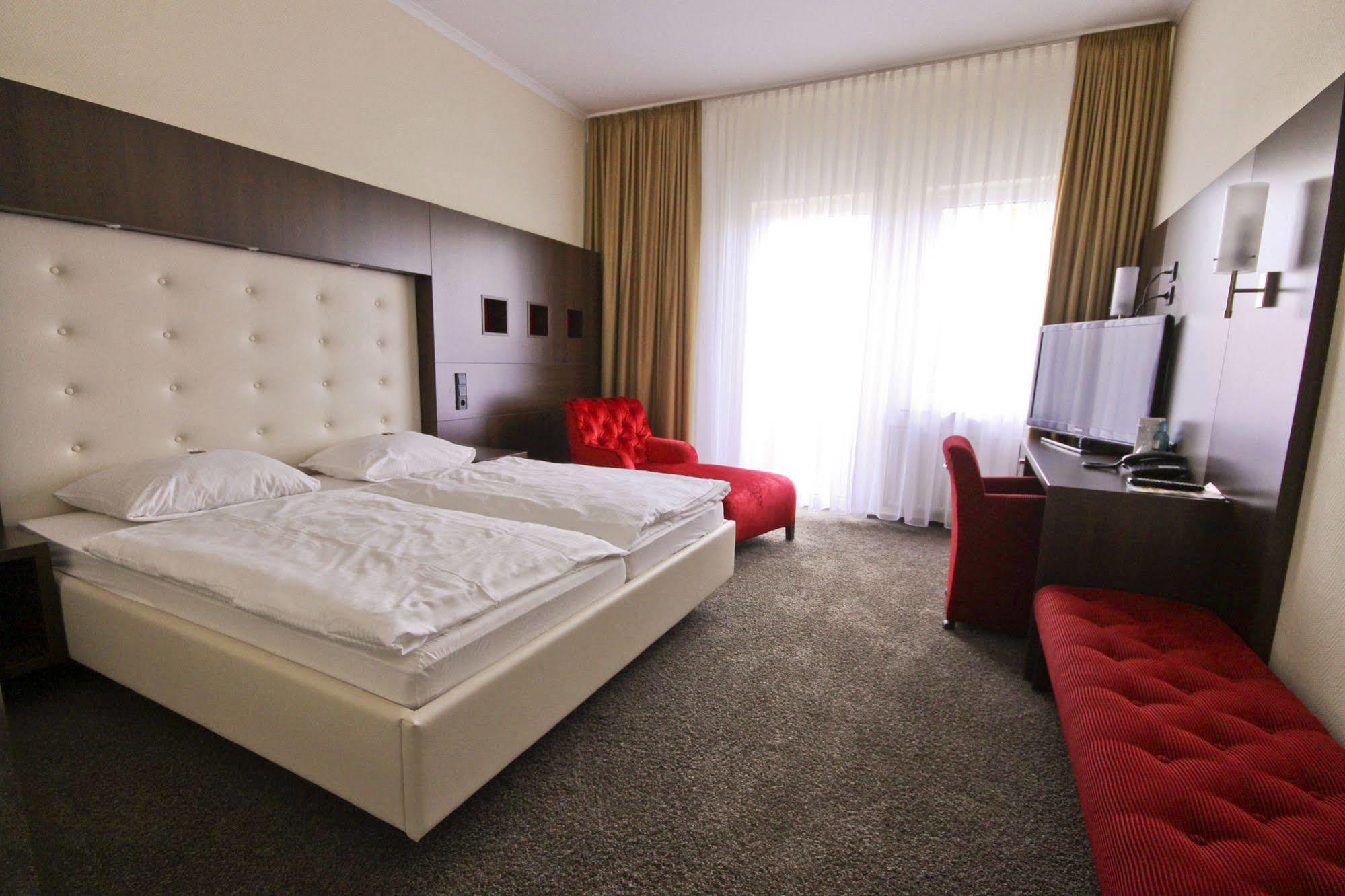 Hotel-Restaurant Zur Krone Löhnberg Pokoj fotografie